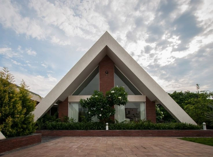 Model Atap Rumah Memanjang Piramida